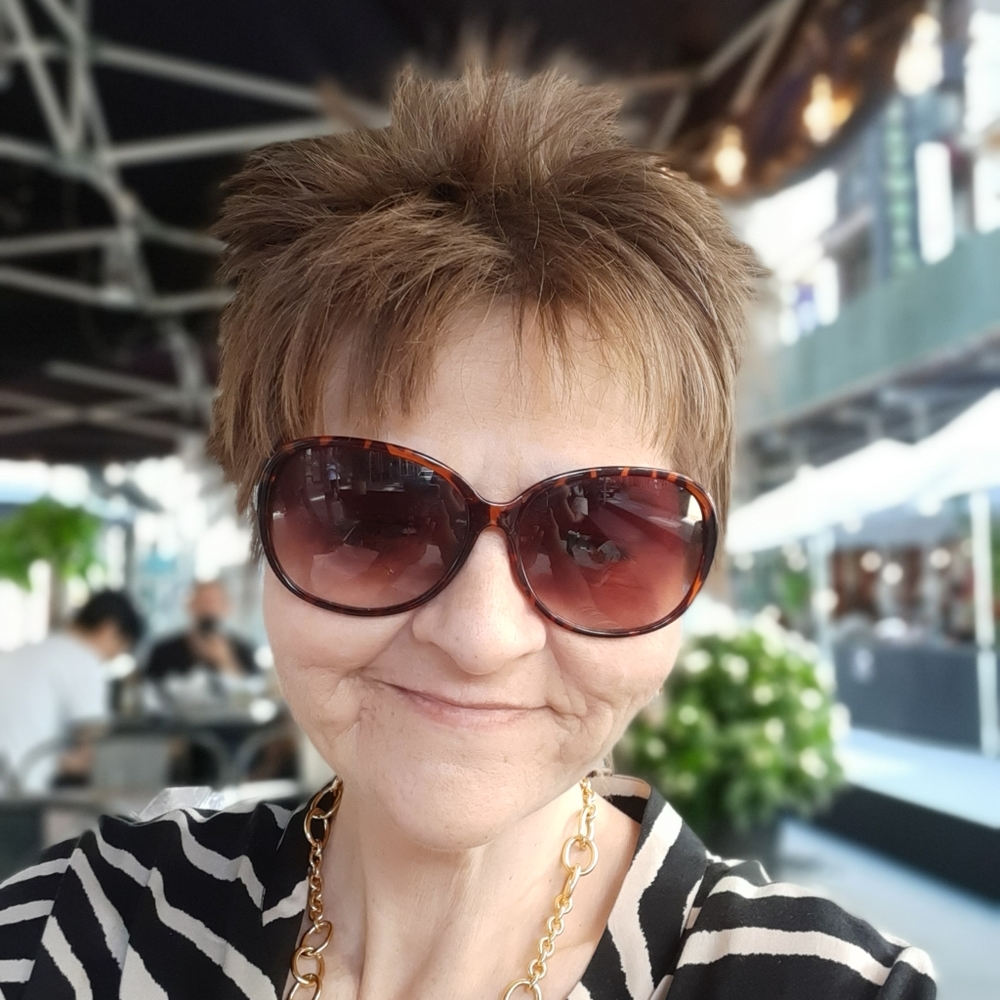 Meet your Posher, Debra